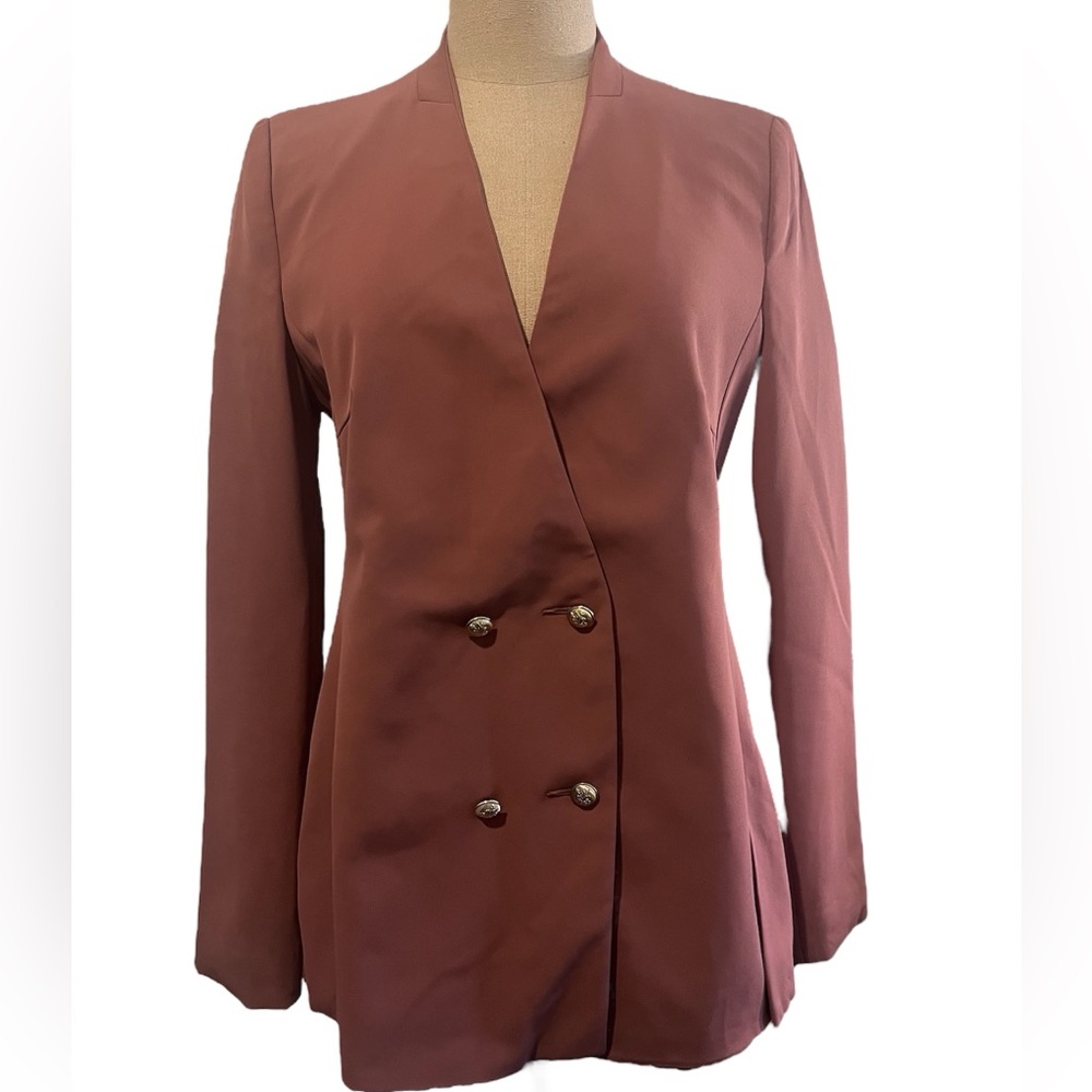 Zara Brown Blazer with Tailored Fit and Structured Shoulders